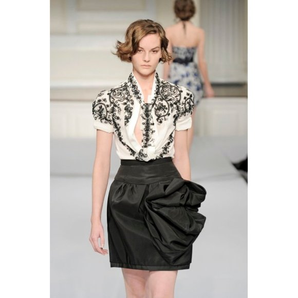 Oscar de la Renta Dresses & Skirts - Oscar de la Renta runway scuptural taffeta skirt